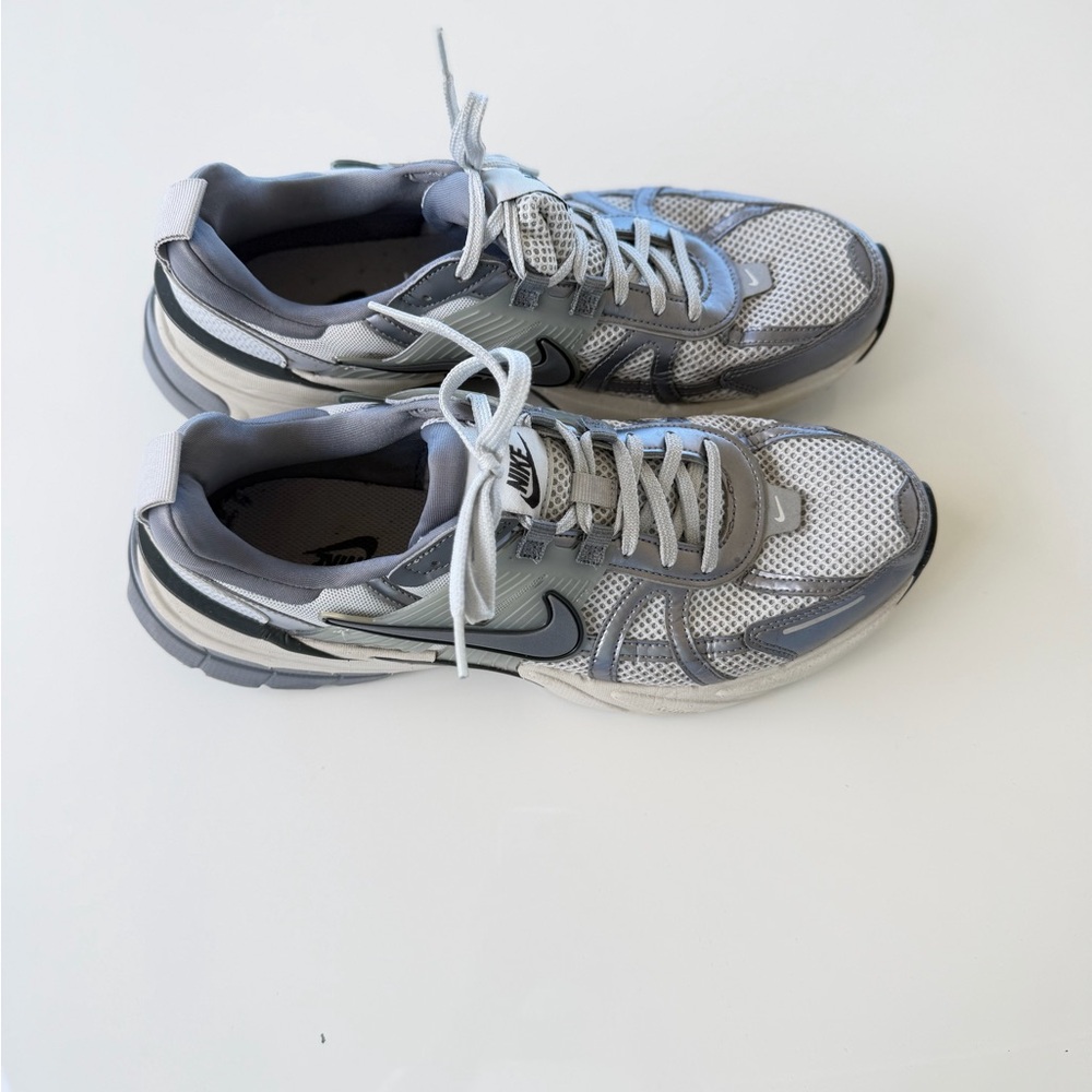 Nike V2K Run shoes Pure Platinum/Wolf Grey
